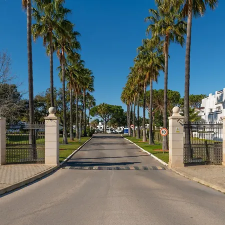 Balaia Golf Vilage 6 With Pool By Homing Апартаменты